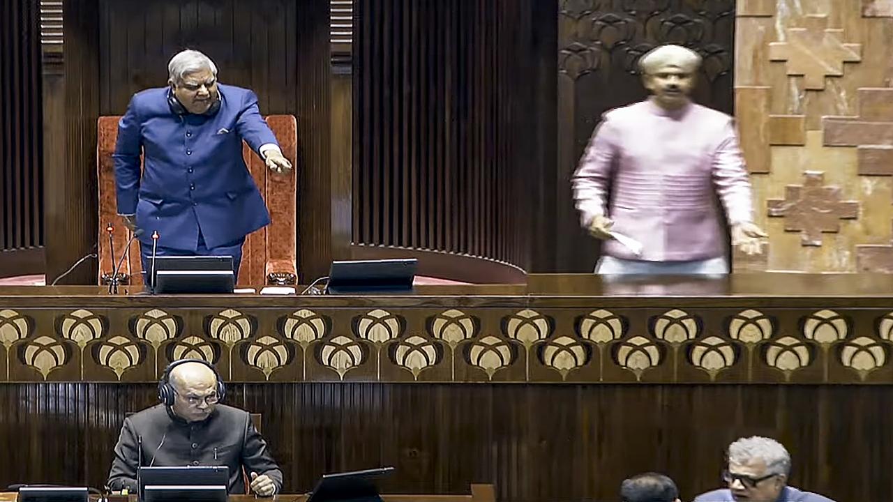 The Chairman then announced the start of the Question Hour, but members continued to create din and did not allow the House to function. 