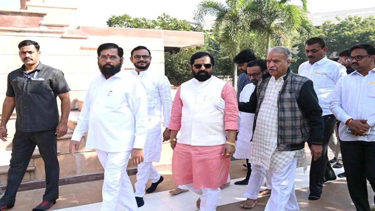 Visiting the memorials of Hedgewar and Golwalkar is a customary practice for ministers and MLAs affiliated with the BJP during the winter session of the state legislature in Nagpur.
