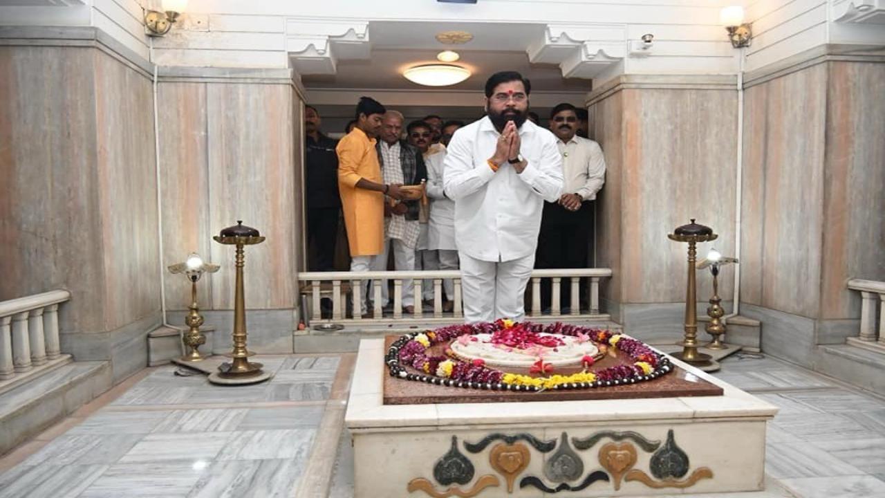 Shinde expressed this commitment during his visit to the memorials of Rashtriya Swayamsevak Sangh (RSS) founder K B Hedgewar and second 'sarsanghchalak' MS Golwalkar in the Reshimbagh area of Nagpur, where he paid tributes to them.