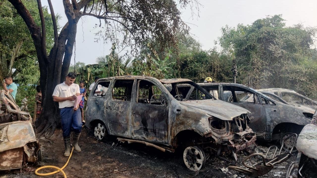 “These cars were parked on the side of Arnala police station. The cause of the fire is yet to be ascertained. The enquiry is underway,” said an officer