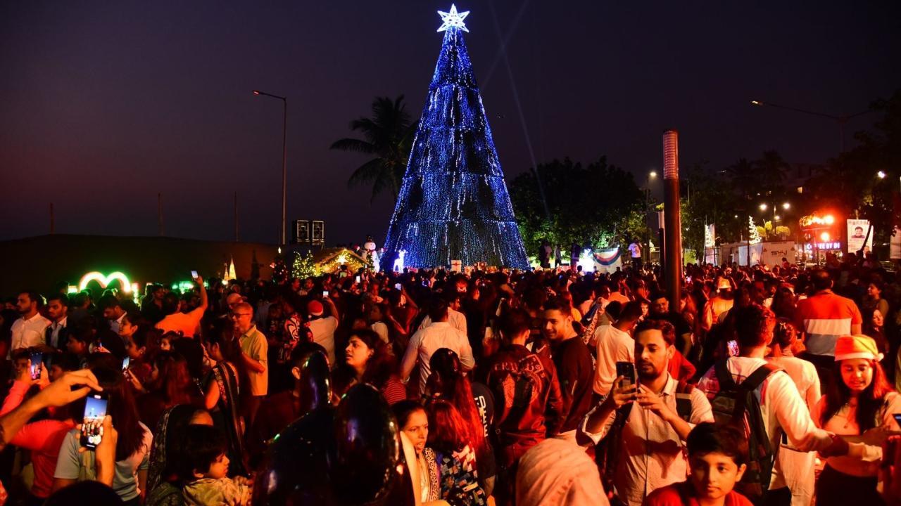 IN PHOTOS: Huge crowds visit Bandra, Gateway of India ahead of Christmas Eve