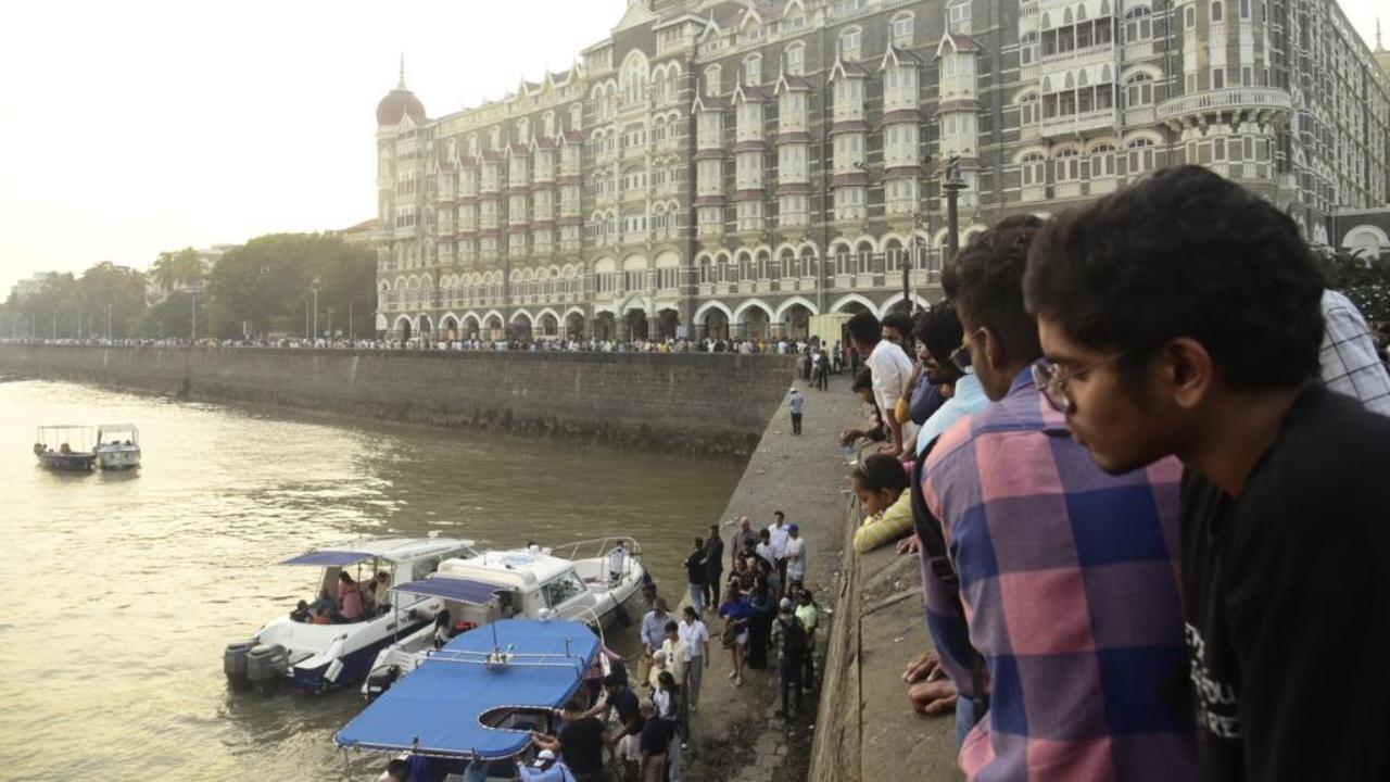 At the Gateway of India, a popular waterfront destination, crowds gathered to witness the grandeur of the monument decked out in festive lights