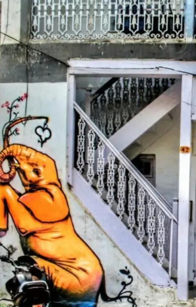 Graffiti art in the streets of Mumbai