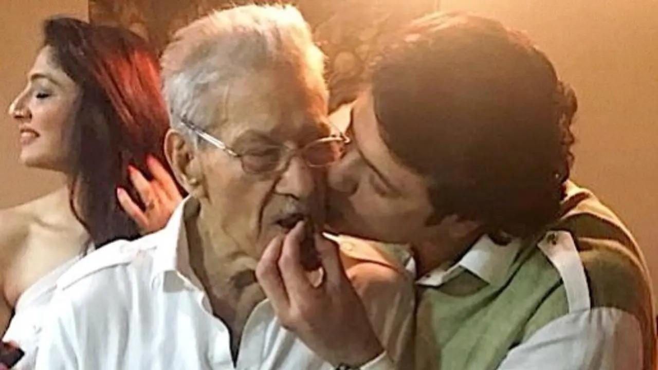 Raj Kumar Kohli (1930-2023)
Renowned filmmaker Raj Kumar Kohli, actor Armaan Kohli's father, passed away at the age of 93 due to heart attack. He was known for his films like 'Jaani Dushman: Ek Anokhi Kahaani', 'Naagin', 'Badle Ki Aag' and 'Pati Patni aur Tawaif
