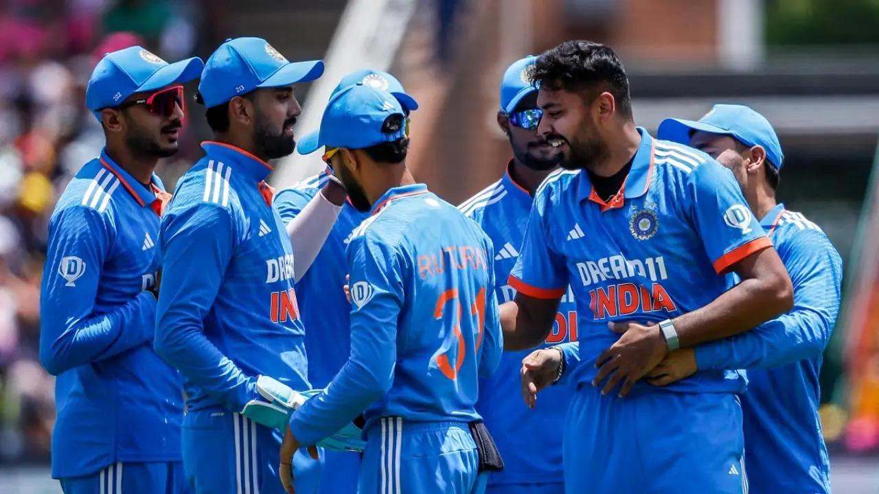 India:
KL Rahul (captain and wk), Ruturaj Gaikwad, B Sai Sudharsan, Tilak Varma, Rajat Patidar, Sanju Samson, Axar Patel, Kuldeep Yadav, Mukesh Kumar, Arshdeep Singh, Avesh Khan, Rinku Singh, Akash Deep, Yuzvendra Chahal, Washington Sundar India:
KL Rahul (captain and wk), Ruturaj Gaikwad, B Sai Sudharsan, Tilak Varma, Rajat Patidar, Sanju Samson, Axar Patel, Kuldeep Yadav, Mukesh Kumar, Arshdeep Singh, Avesh Khan, Rinku Singh, Akash Deep, Yuzvendra Chahal, Washington Sundar