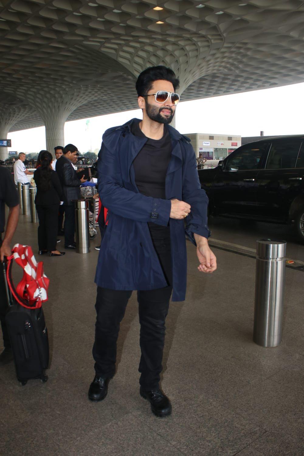 Jackky Bhagnani was clicked at the airport 
