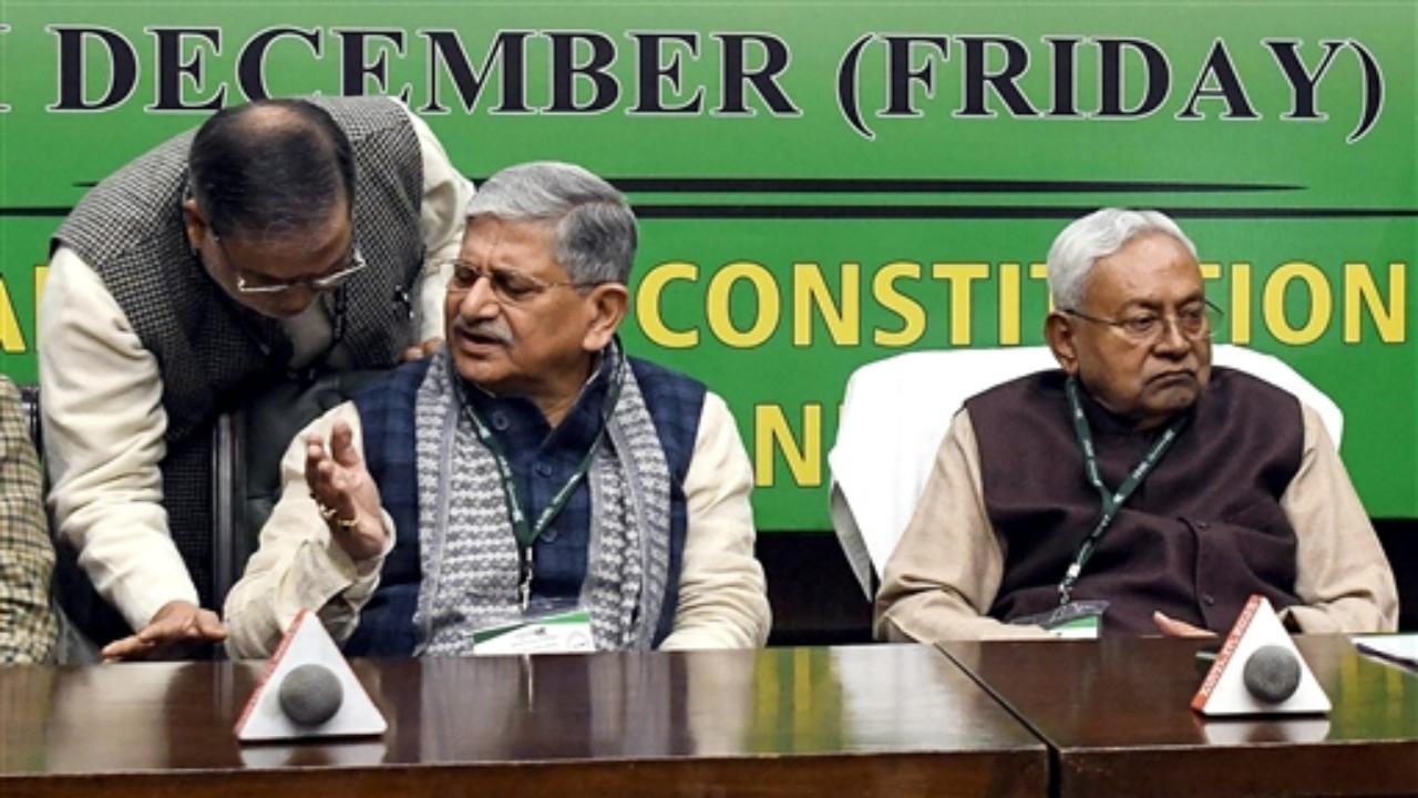 Singh's leadership style was also criticised by several leaders within the party in their recent interactions with Kumar, the sources said.