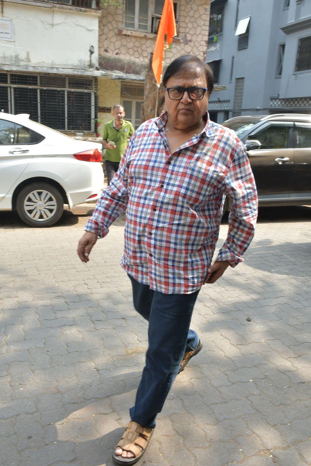 Rakesh Bedi made his entry at the funeral to show up for his late friend