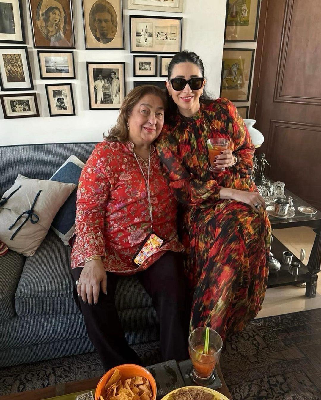 Karisma Kapoor also poses with Babita Kapoor. The pictures have now gone viral on the internet and netizens already cannot have enough of them