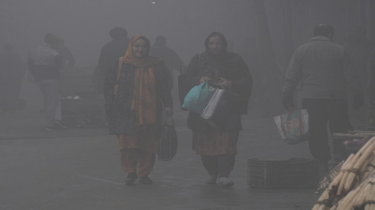 In Pahalgam, located in south Kashmir's Anantnag district the minimum temperature dropped to minus 4.7 degrees Celsius, down from the previous night's reading of minus 4.3 degrees Celsius. Notably, Pahalgam stood as the coldest recorded place in the Kashmir Valley on Monday.
