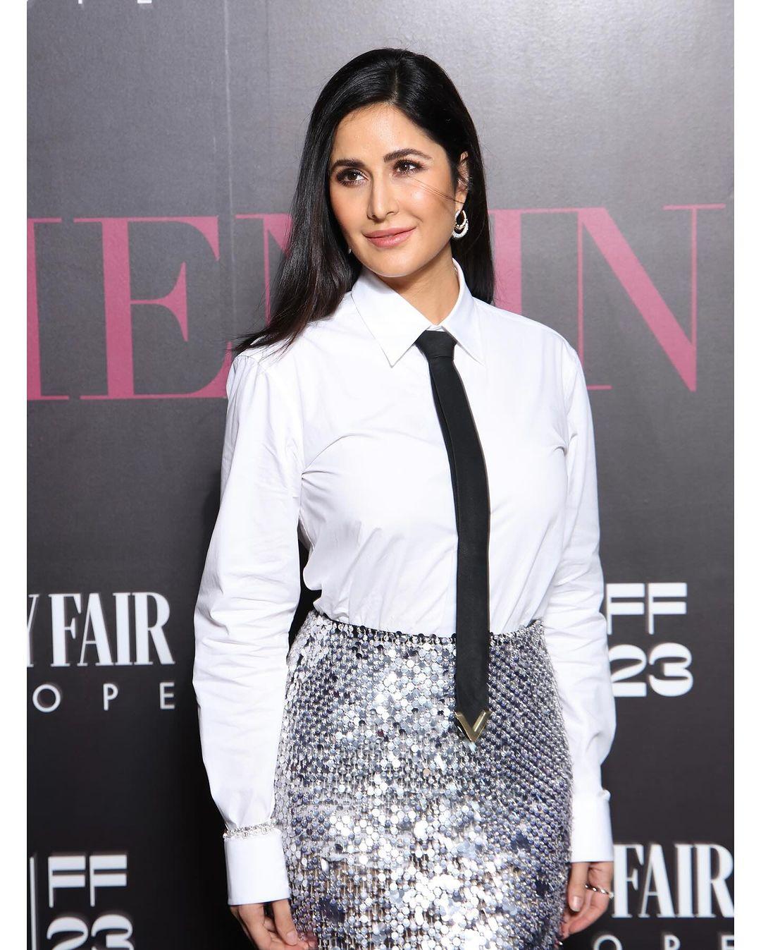 Katrina Kaif does not mess around with her looks and this ensemble was both serious and playful. The shirt and tie gave us her boss woman side while the silver shimmery skirt was light and added a new emotion to her look!