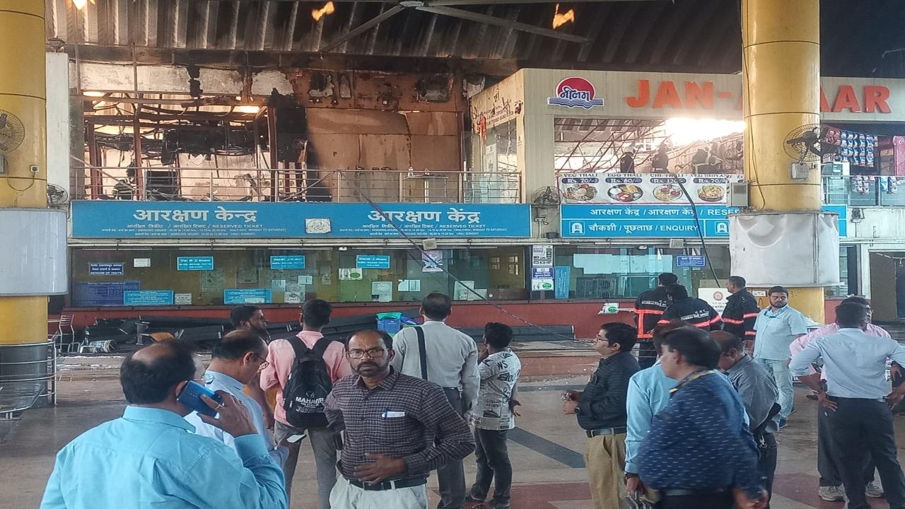 The fire brigade later declared it as level 2 (major) fire, a civic official said, adding that nobody was injured in the incident. Chief public relations officer of the Central Railway, Dr Shivraj Manaspure, said the fire was brought under control by 3.30 pm.