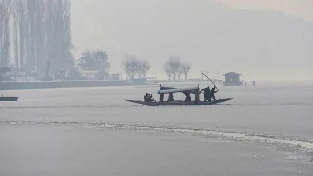 The meteorological office said the weather would remain mainly dry till December 15 but predicted mild precipitation over the weekend. PTI MIJ