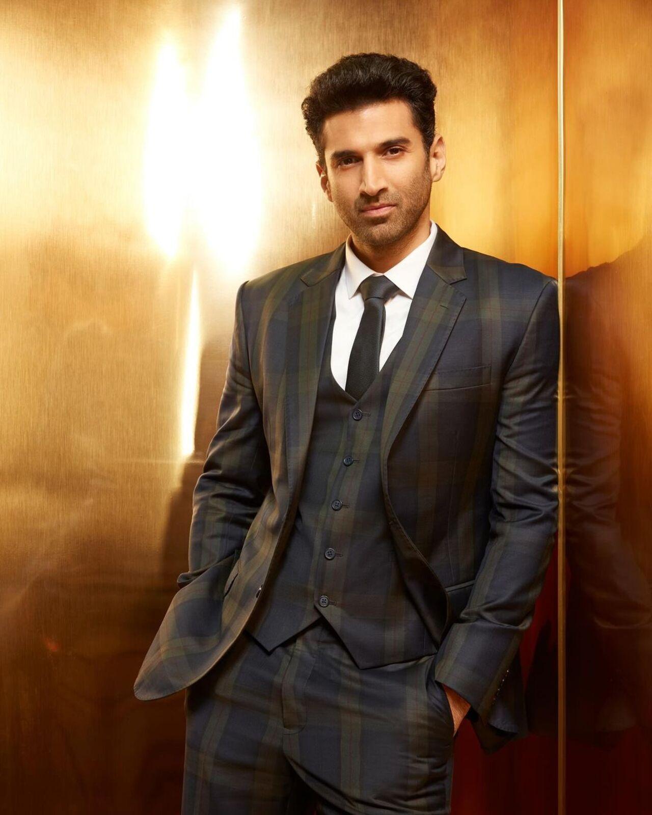 The latest episode of Koffee With Karan saw the 'bachelor boys' Aditya Roy Kapur and Arjun Kapoor grace the couch. Aditya had a great year with the success of hiss web series 'The Night Manager'. In the episode, his relatioship to his 'ignorance is bliss' attitude was talked about
