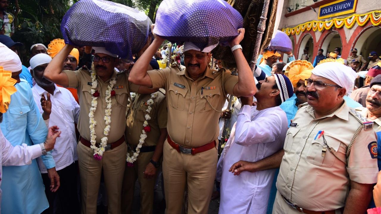 The event, which has been gazetted since 1910, has the honour of Mumbai Police offering the first sandal or offerings to the 14th century Sufi saint Hazrat Makhdum Fakih Ali Mahimi, it said