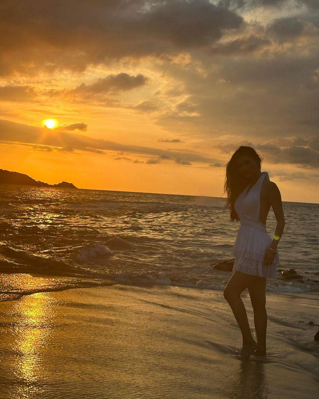 Another breathtaking shot of the Brahmastra actress by the sea during sunset