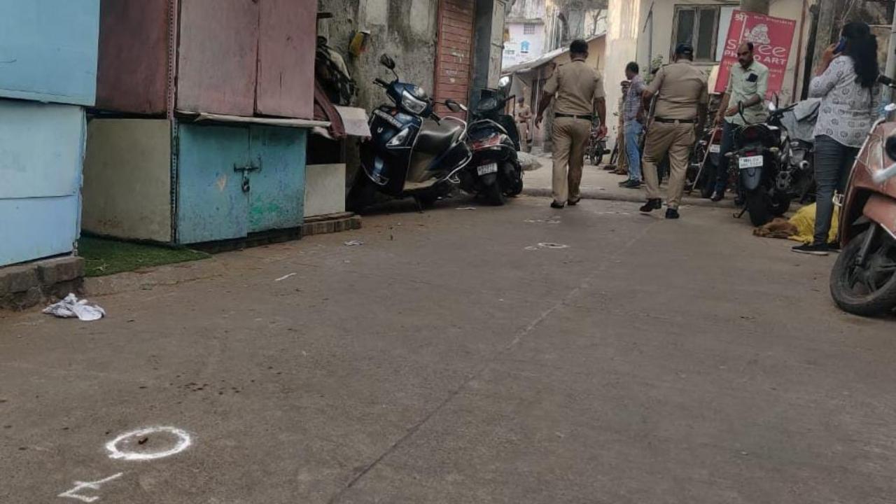 Mumbai: Man killed, four injured in firing in Chunabhatti