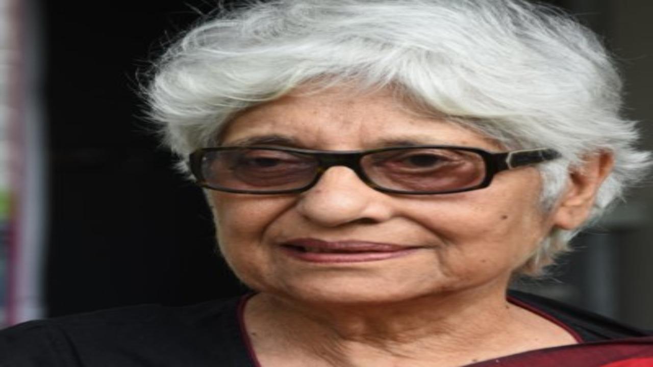 Neerja Chowdhury honoured with Mumbai Press Club's lifetime achievement award