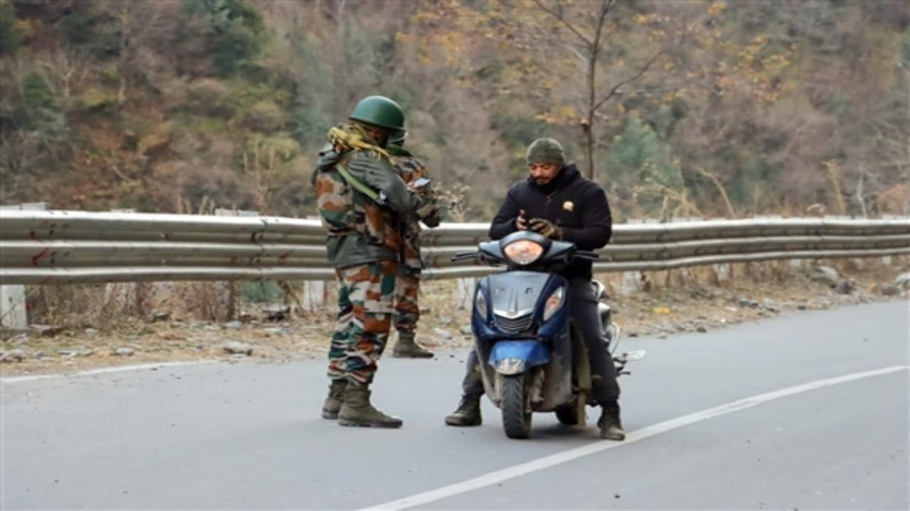 Security forces and special operation groups have launched search operations at three places along the International Border (IB) in Samba district since this morning, officials said. They said that this has been done as a precautionary measure due to the intense fog along the borderline, they said.