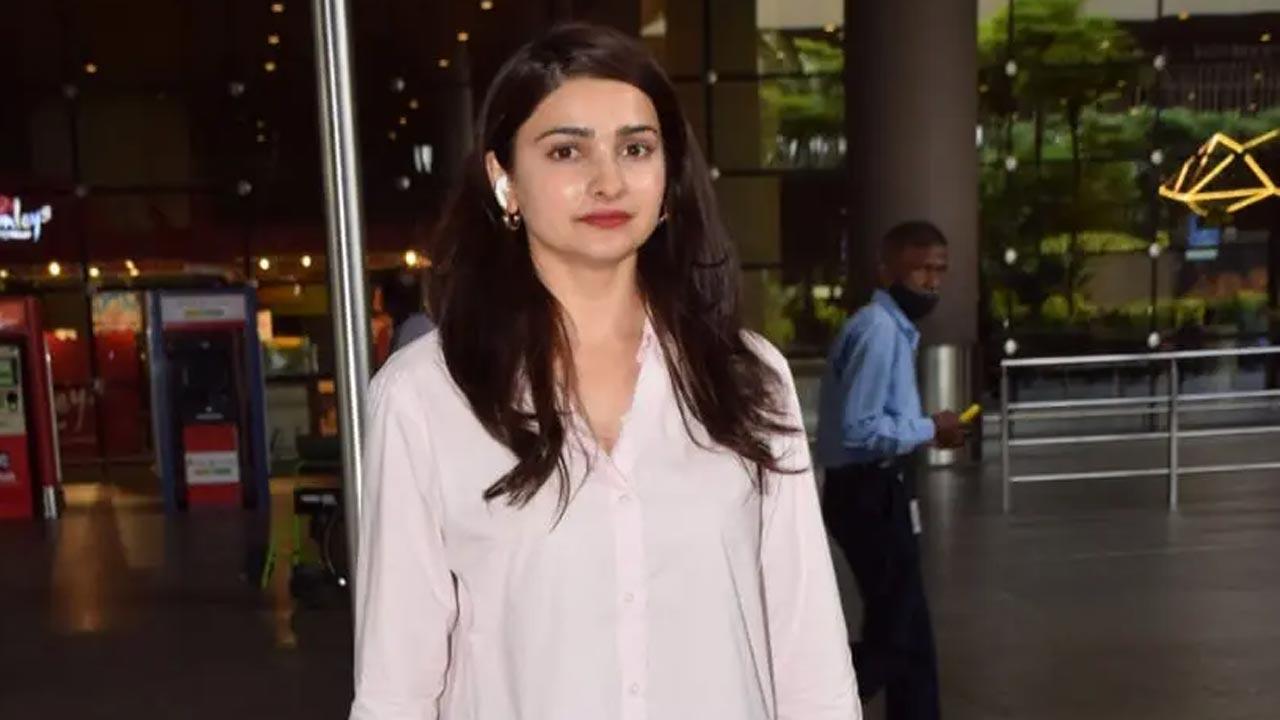 Prachi Desai on working with Naga Chaitanya, Manoj