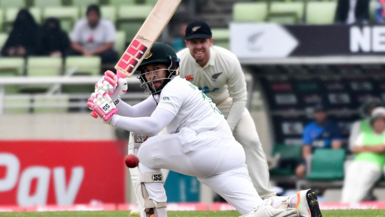 Mushfiqur Rahim becomes first Bangladesh batter to be dismissed for 'obstructing field'; Watch video