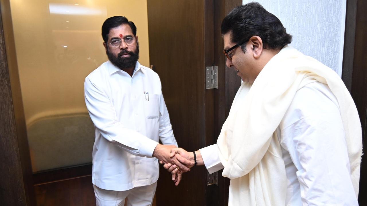 MNC chief Raj Thackeray was accompanied by party leader and former MLA Bala Nandgaonkar during the meeting with CM Shinde. Pics/CMO