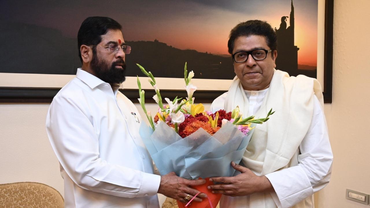 According to sources, the two leaders discussed relevant state-related issues as well as the current political scene in Maharashtra