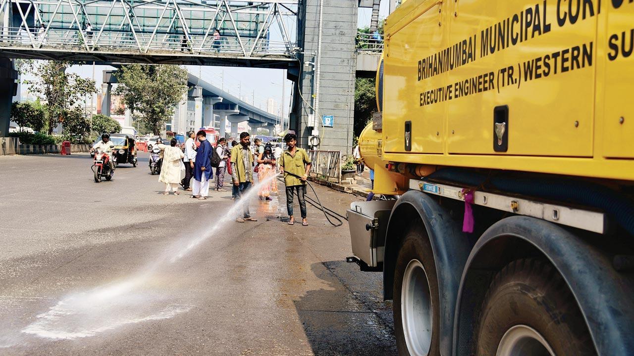 Mumbai: Wash 1,000 km of roads daily come what may, civic chief tells officials