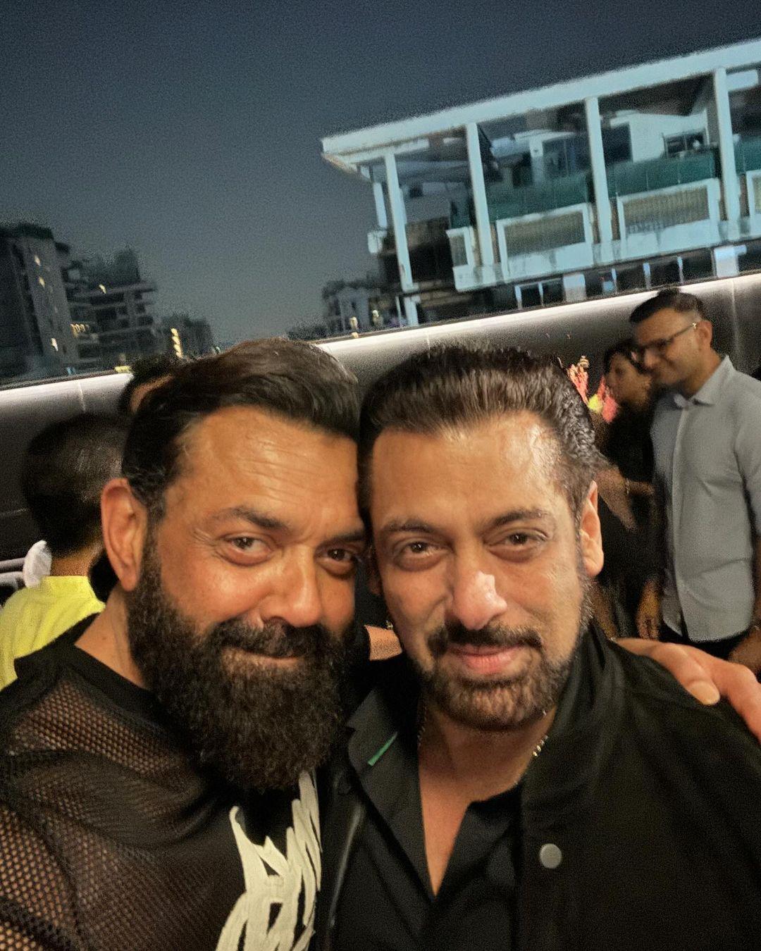 Salman Khan celebrated his 58 birthday today! On the occasion, Bobby Deol graced his birthday party