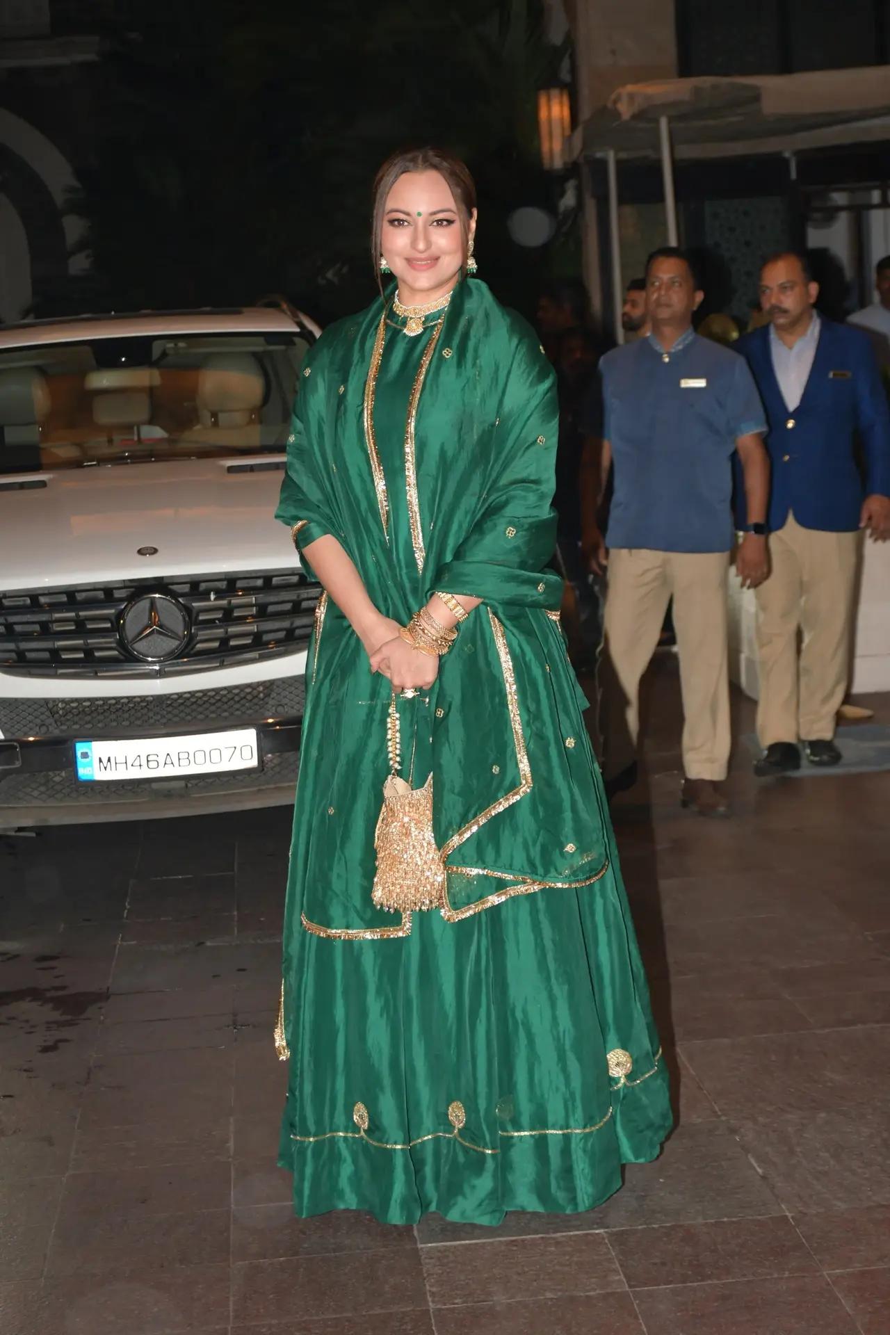 Sonakshi Sinha looked breathtaking in this green ethnic suit that complemented her to the T