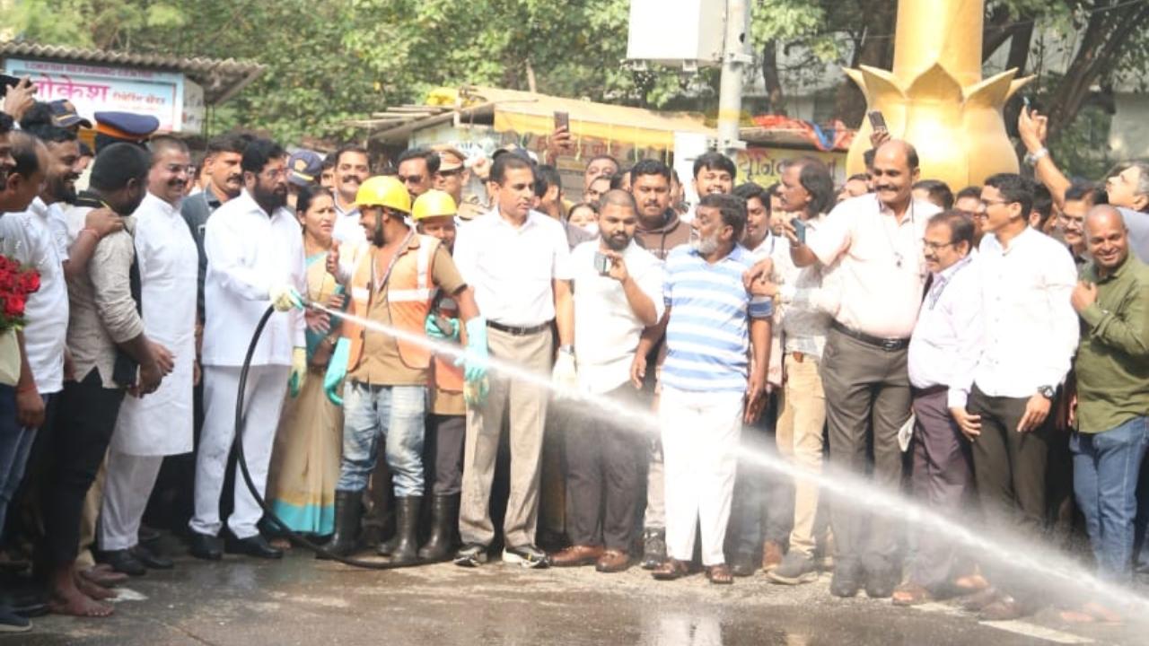 Earlier this month, the BMC undertook a simultaneous deep cleaning drive in five zones. To review the drive’s progress, CM Eknath Shinde had visited various spots in the targeted zones