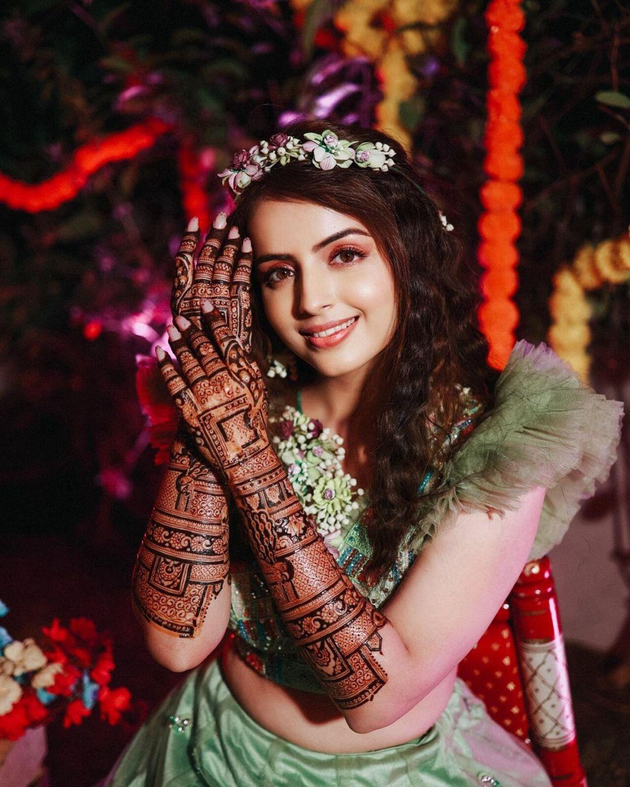 Shrenu Parikh took to her Instagram and shared pictures from her mehendi ceremony