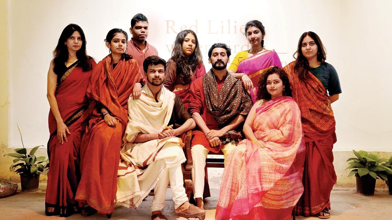 Parul Mendiratta, Aadya Swaroop Naik, Avinash Sheena, Vishwesh Surve, Barkha Gupta, Preeth Khona, Manasvini Ramachandran, Radha Parulekar and Aayushi Jain  from The Registry of Sarees team. Pics Courtesy/Pallon Daruwala