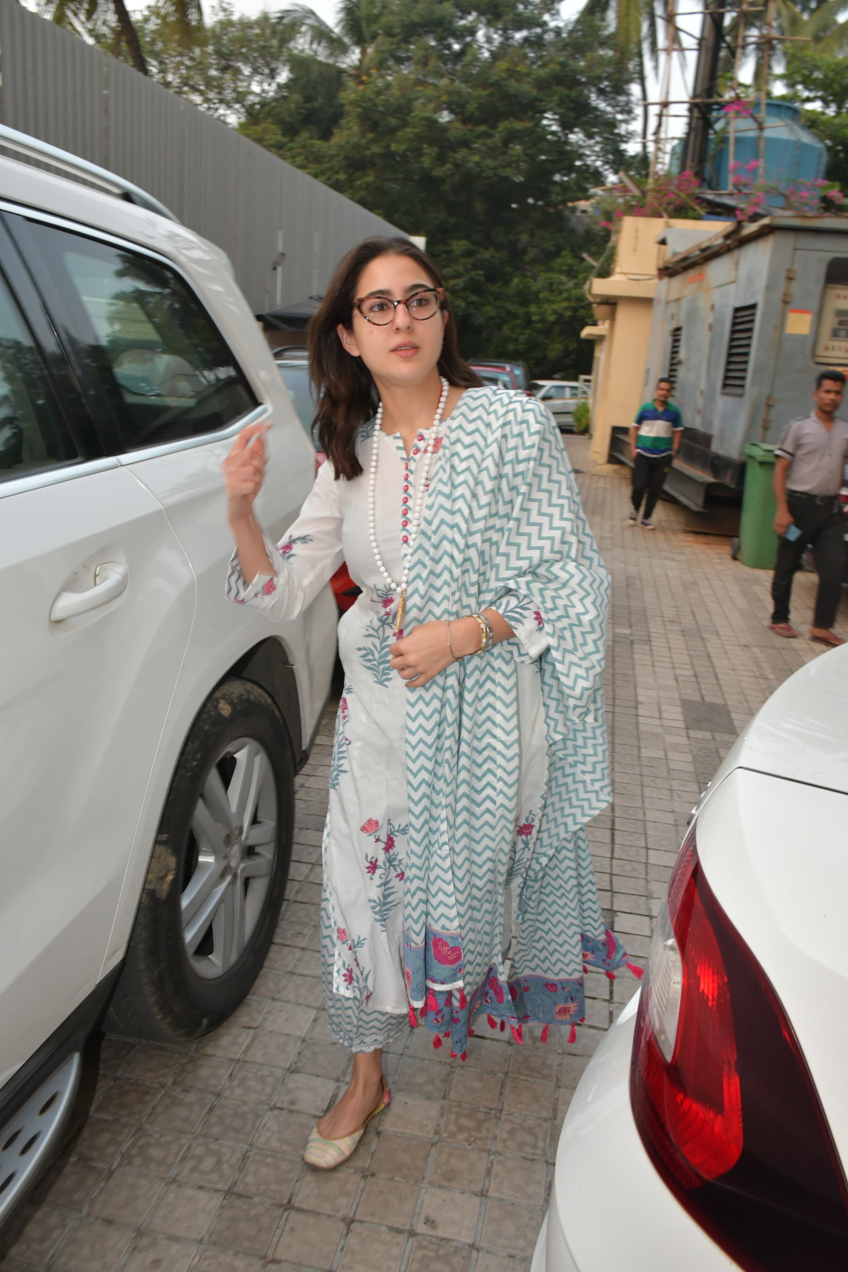 Sara Ali Khan looked stunning in a white kurta paired with light green dupatta as she was clicked at a PVR in the city