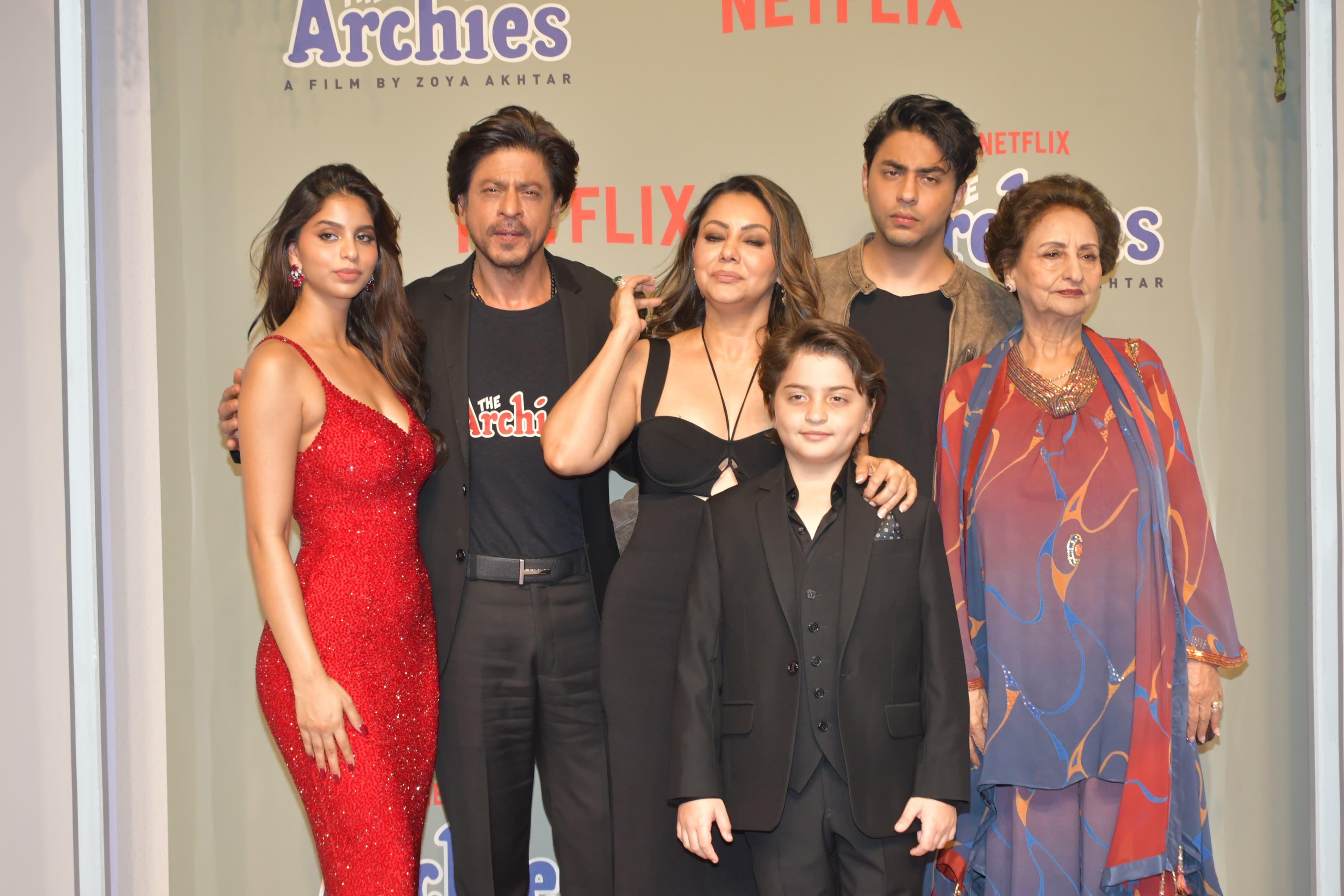Shah Rukh Khan, Gauri, Aryan and AbRam along with Gauri's mother were there to support Suhana on her big night