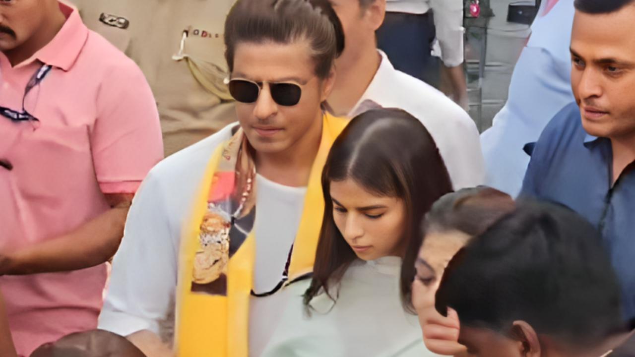 Shah Rukh Khan performs puja at Sai Baba temple in Shirdi with daughter Suhana ahead of 'Dunki' release