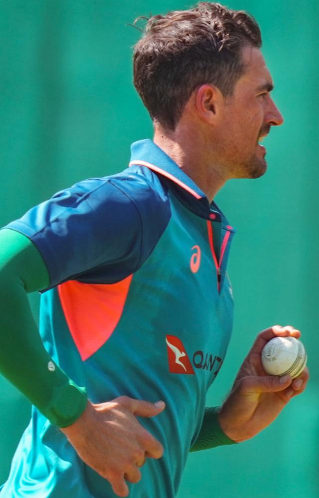 Australia`s lead pacer Mitchell Starc also falls under the bracket of Rs. 2 crore
