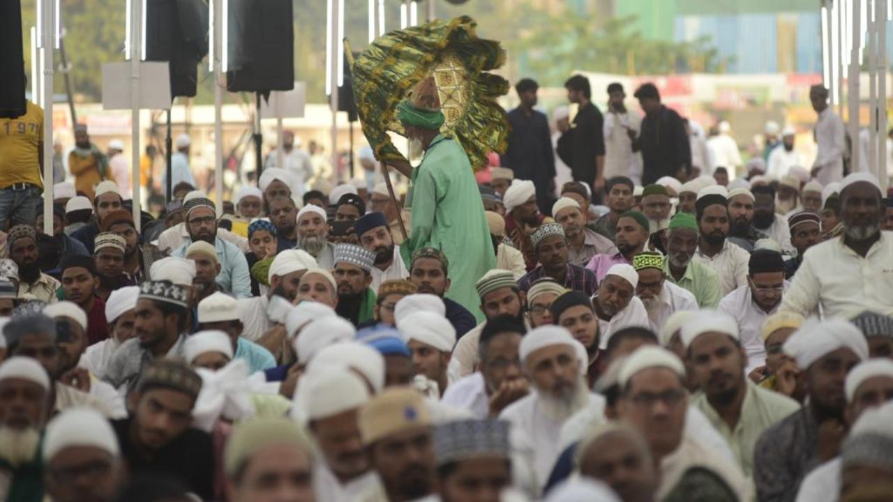 On the inaugural day of the three-day Sunni Ijtema at Azad Maidan, a staggering number of over one lakh women participated. This religious gathering, reportedly stands as the largest assembly of Sunni Muslims in India