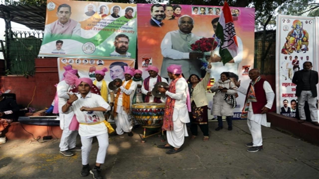 Telangana Speaker P Srinivas Reddy was leading by 5255 votes over Congress' Ravinder Reddy.