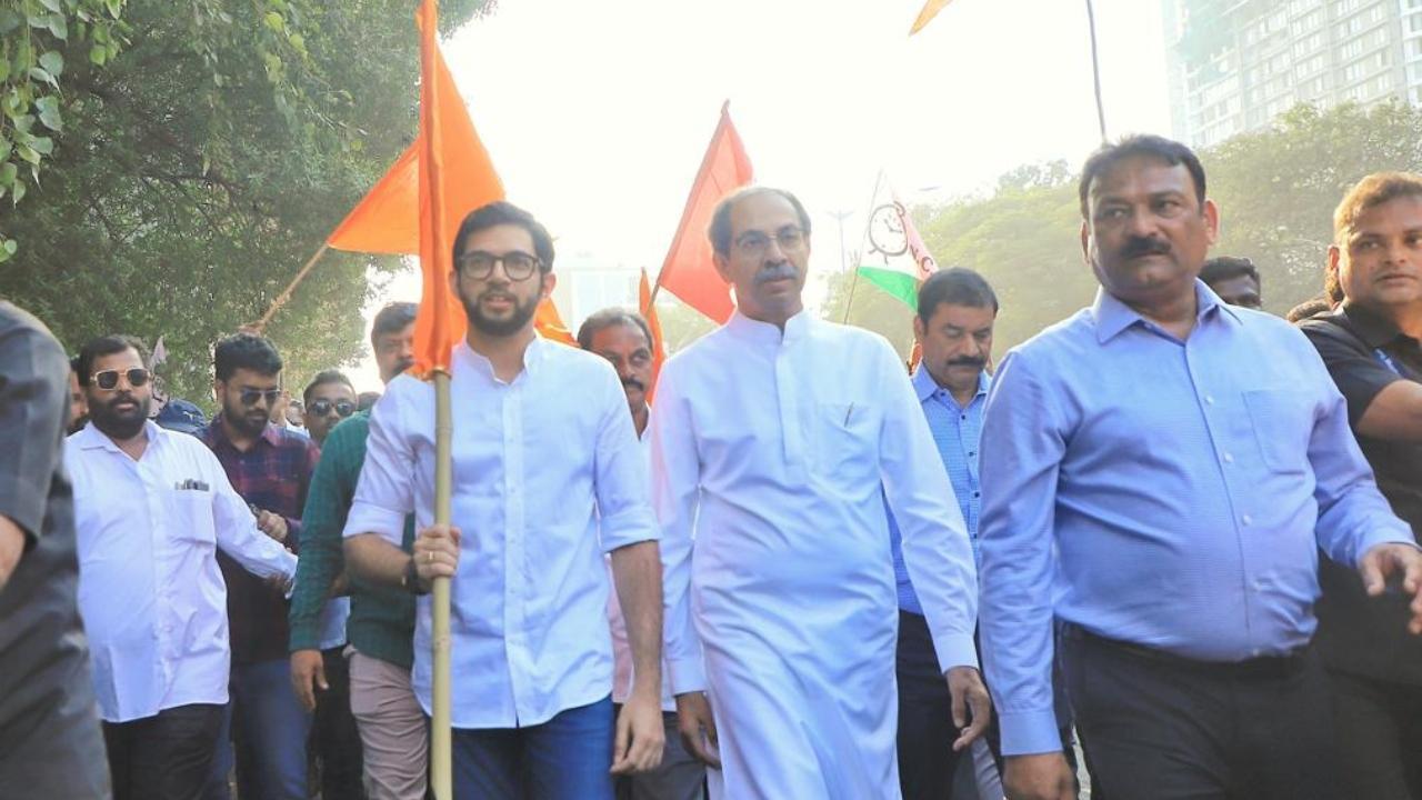 Several political leaders including Aaditya Thackeray, Congress leader Varsha Gaikwad and others joined the protest on Saturday. Pics/Shiv Sena and Aaditya Thackeray/X