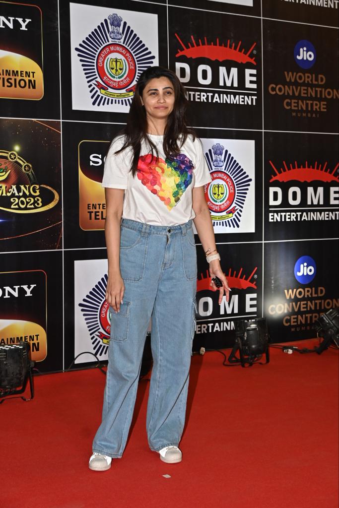 Helly Shah wore a simple outfit as she went to attend the Umang event