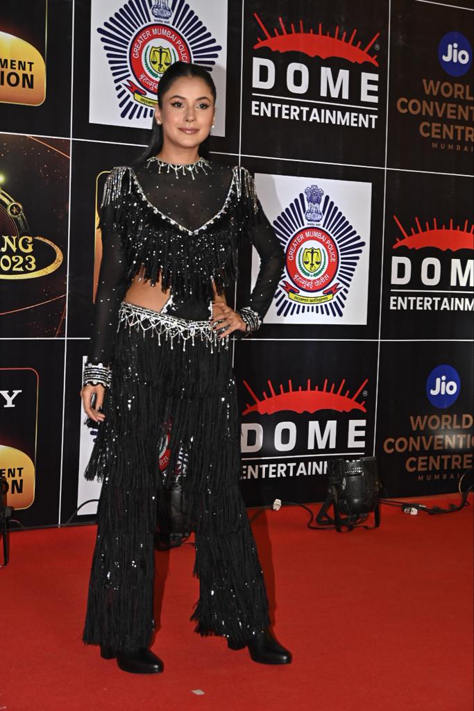 It looks like Shehnaaz Gill was going to perform at the event as she wore a stunning stylish costume on the red carpet