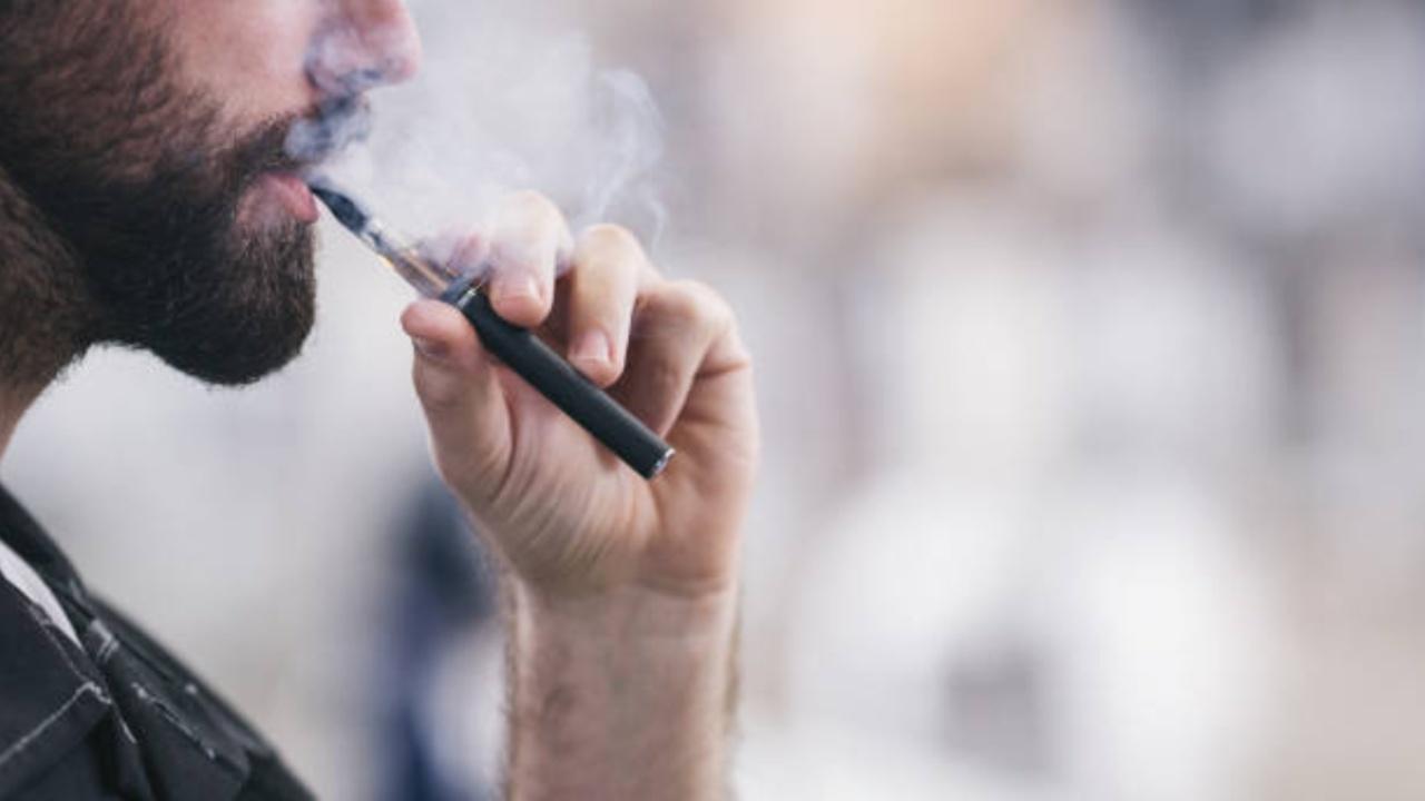 Vaping offers users a greater degree of control over their nicotine consumption in comparison to conventional smoking. E-cigarettes are available with varying levels of nicotine concentration in their e-liquids, ranging from high amounts resembling regular cigarettes to zero-nicotine alternatives.
