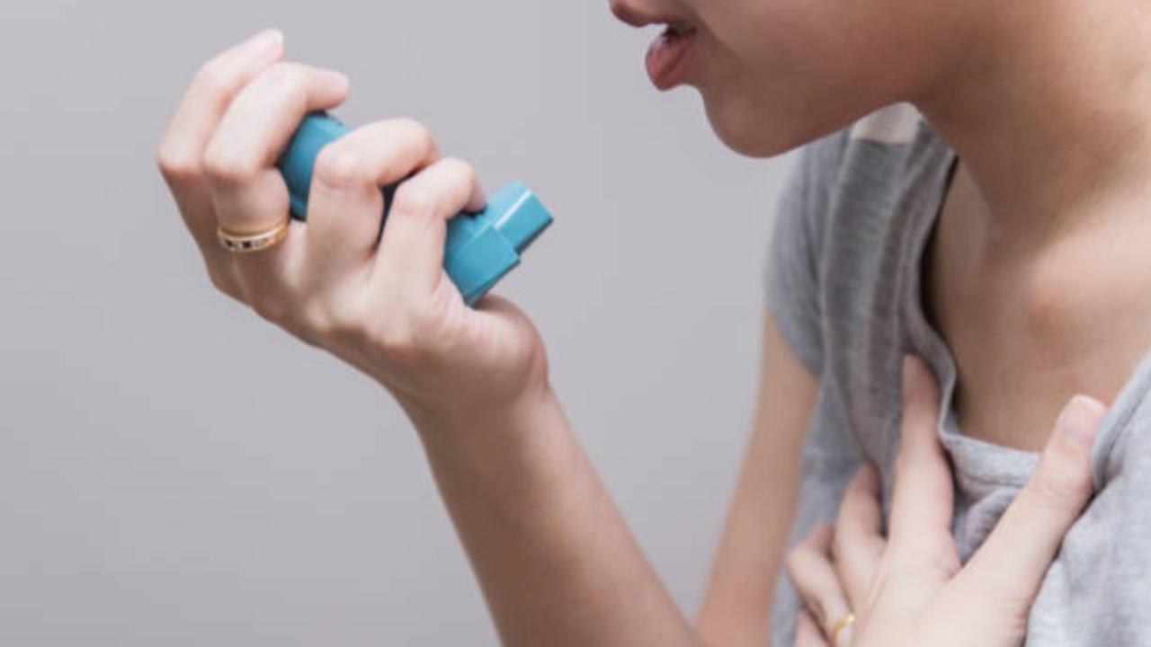 Those who vape may experience coughing, shortness of breath, wheezing and chest tightness. Vaping also raises the risk of lung cancer, asthma and bronchitis and is harmful to reproductive health. 