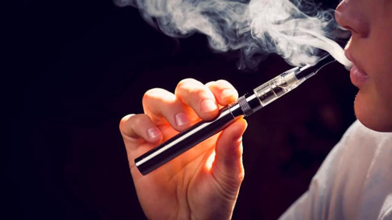 Indian doctors support WHO's ban on vapes, urge govt to take action