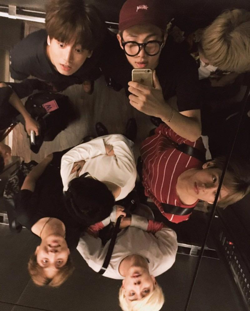 Taehyung shared a photo from the early days of BTS, featuring all the seven members of the group