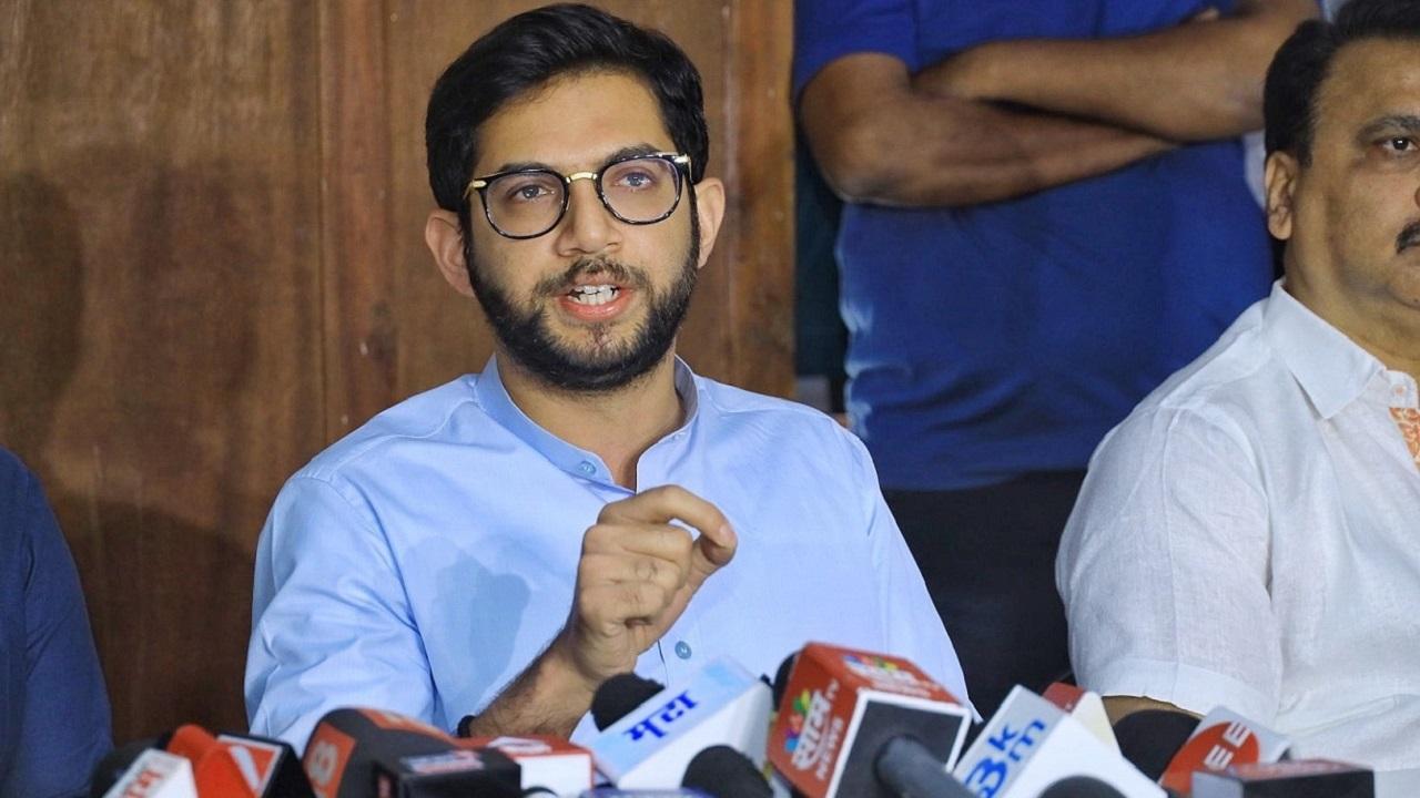 Aurangabad: Stones pelted at Aaditya Thackeray's car during Shiv Sanvaad Yatra