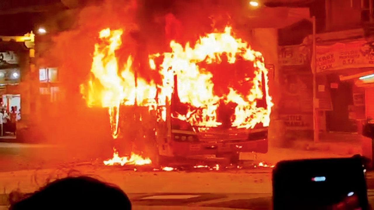 BEST’s CNG bus bursts into flames in Andheri; undertaking withdraws 400 buses