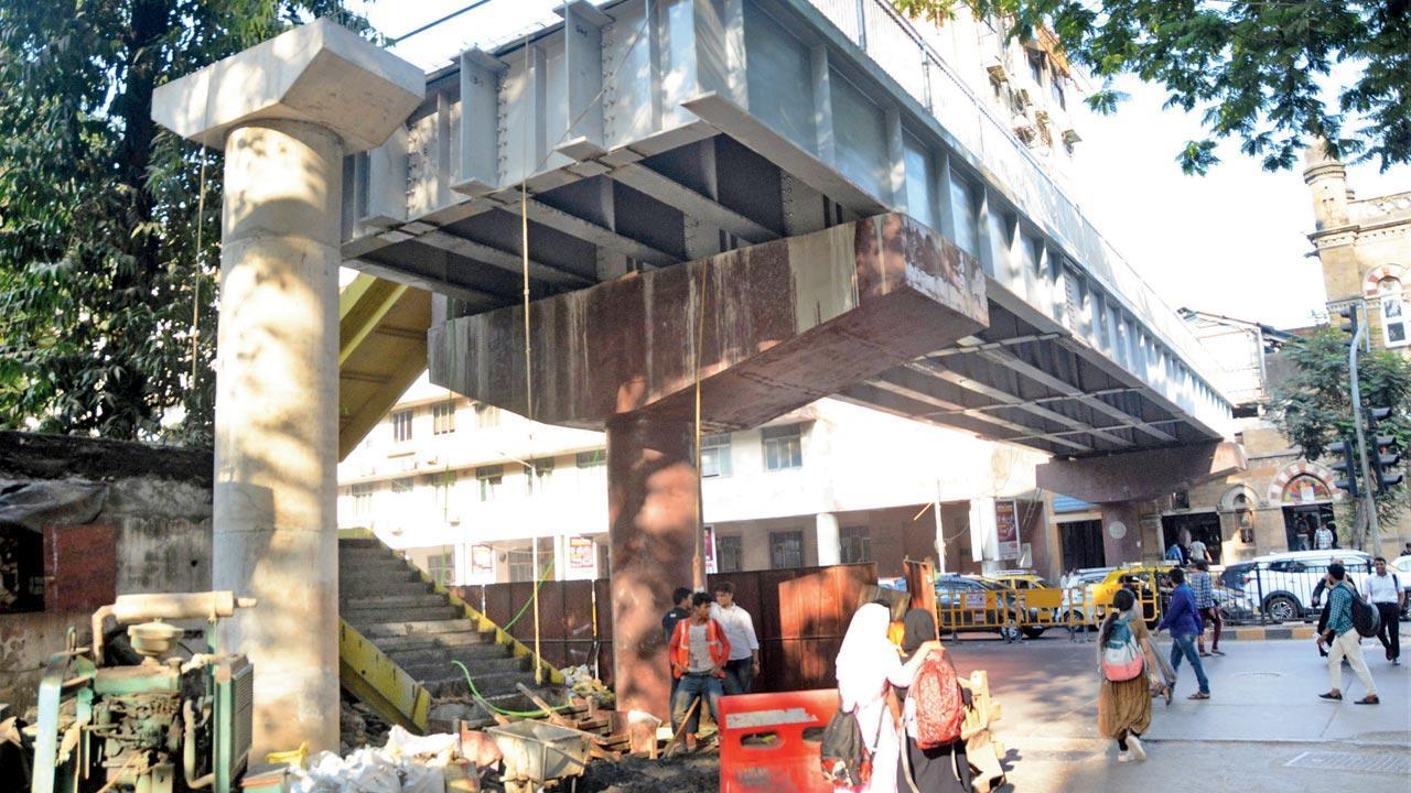 Mumbai: CSMT’s collapsed bridge will be up next month