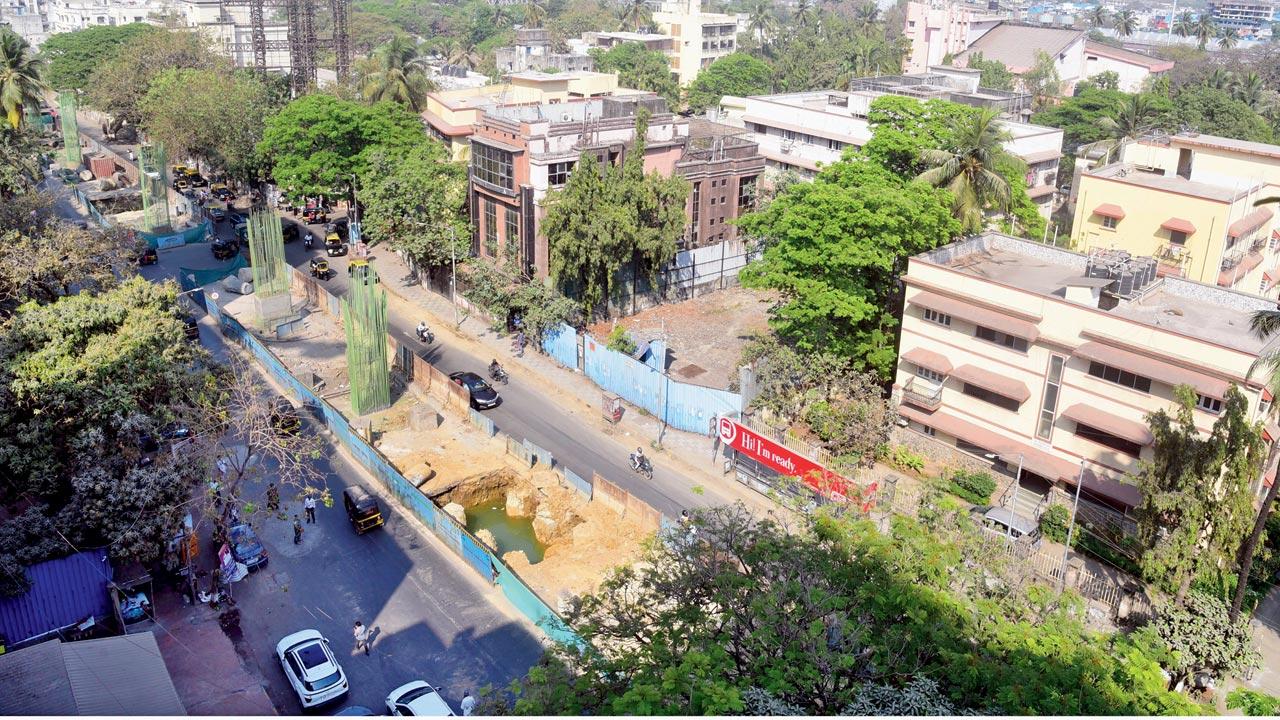 Ongoing construction work for the Metro 2B line on SV Road near Tata Blocks in Bandra West on Monday. Pics/Shadab Khan